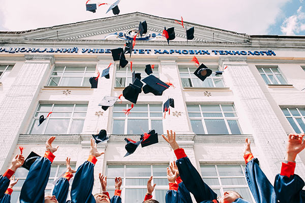大学五年毕业自我评价